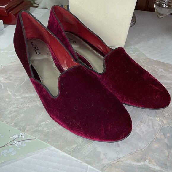 Liz & Co. size 11 burgundy low wedge velvet shoes - Picture 2 of 9
